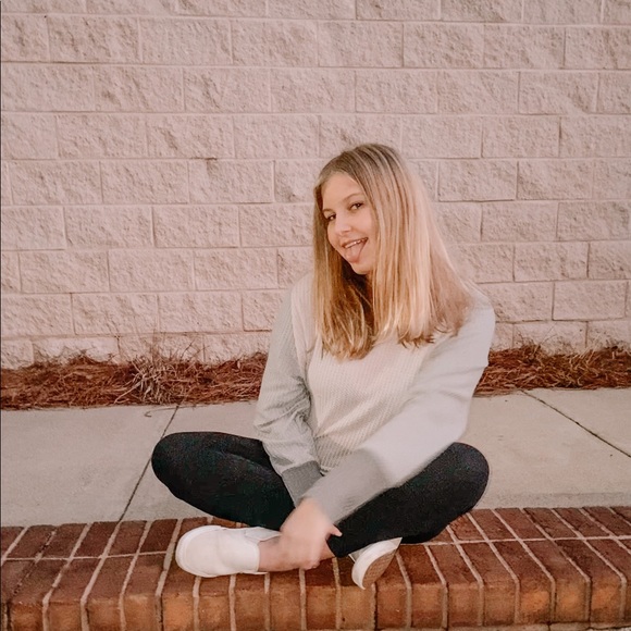 Meet your Posher, Madi - Picture 1 of 1